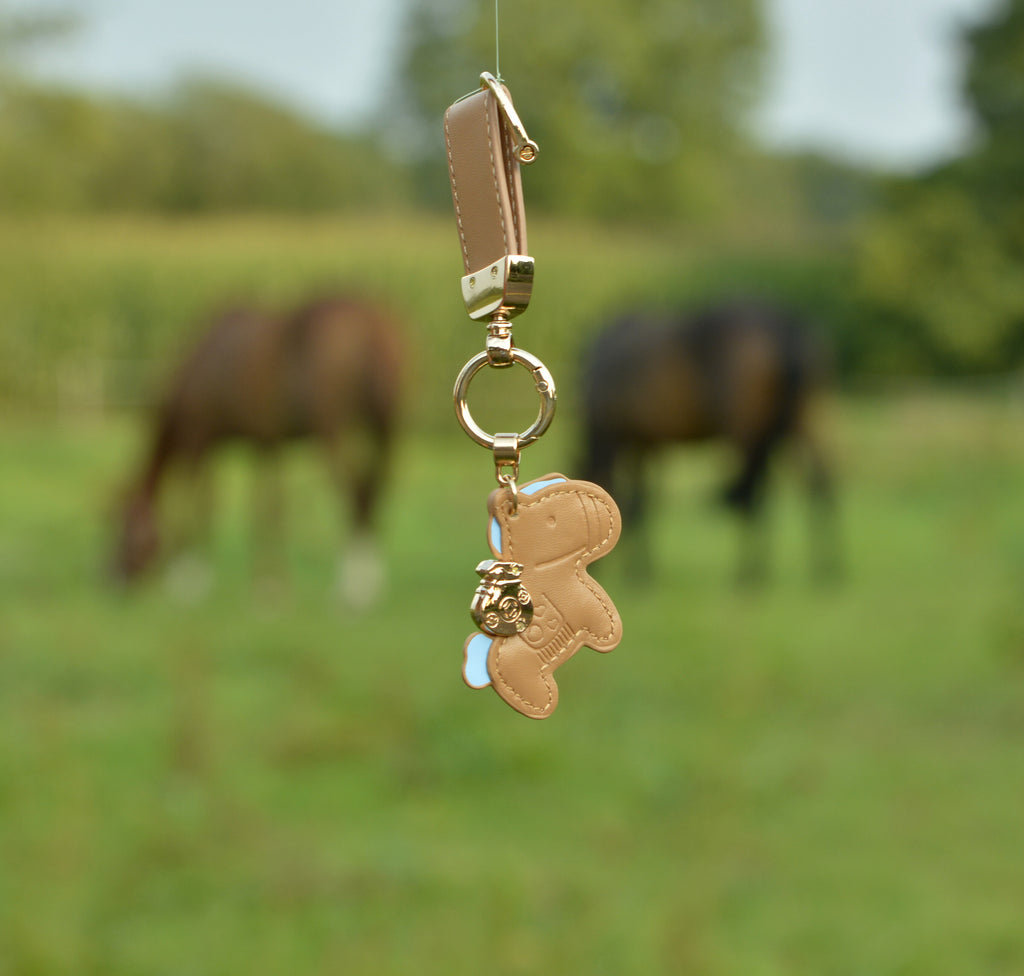 Schlüsselanhänger Pferd, Pony hellbraun mit blauer Mähne, vergoldeter Metallring, PU-Leder